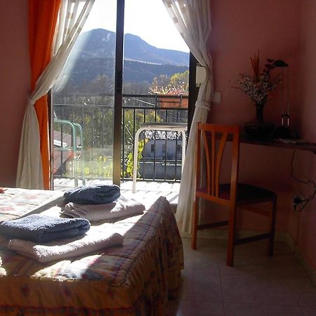 Hostal Escarla Aren Екстер'єр фото