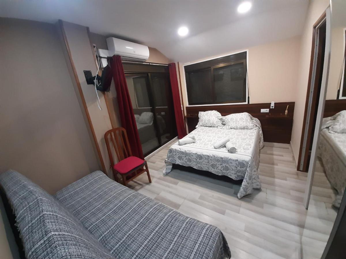 Hostal Escarla Aren Екстер'єр фото