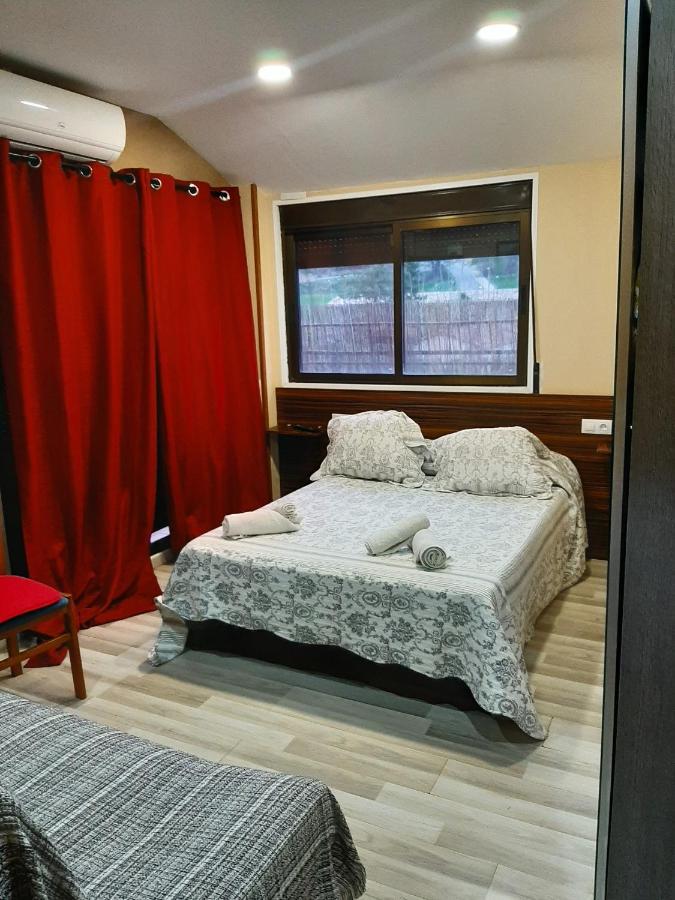 Hostal Escarla Aren Екстер'єр фото