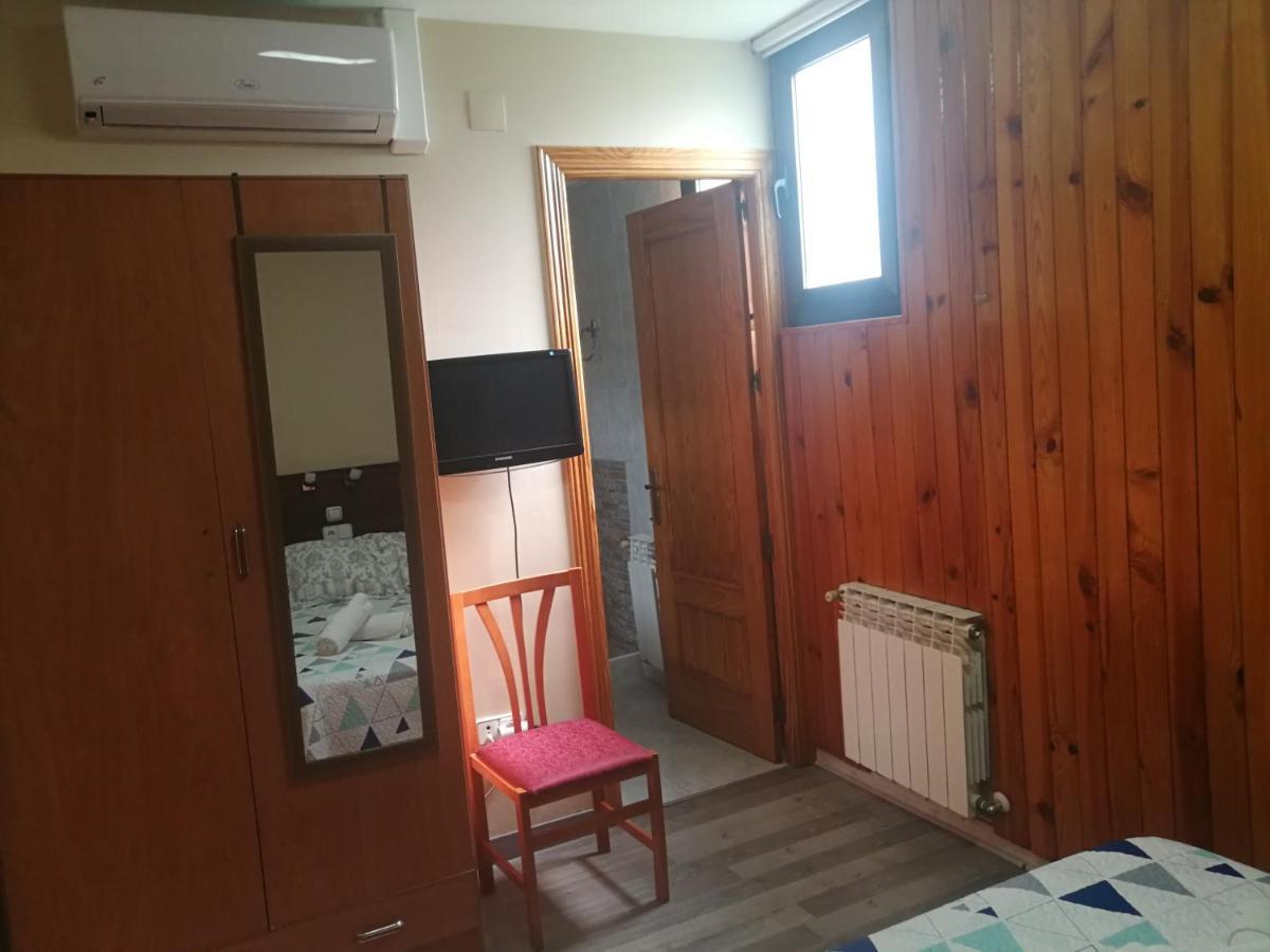 Hostal Escarla Aren Екстер'єр фото