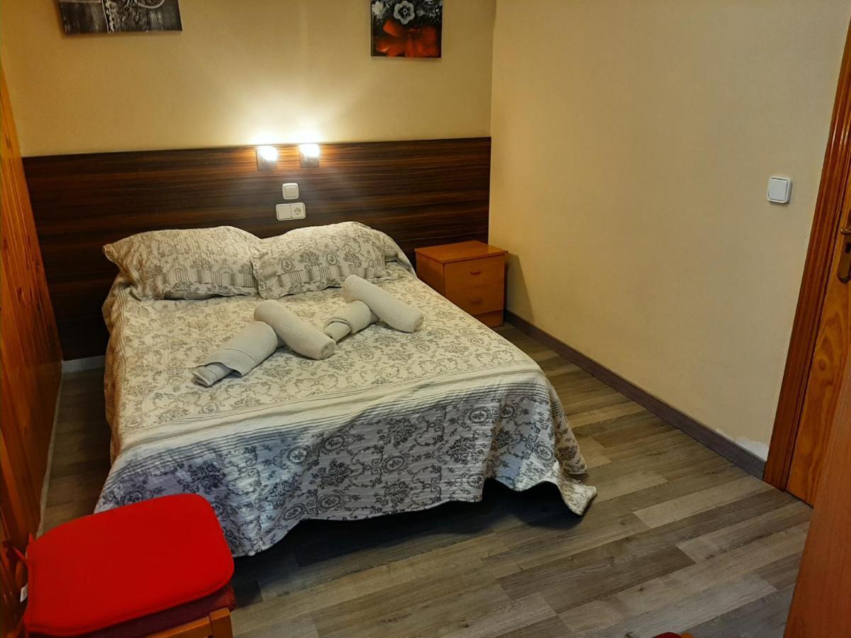 Hostal Escarla Aren Екстер'єр фото