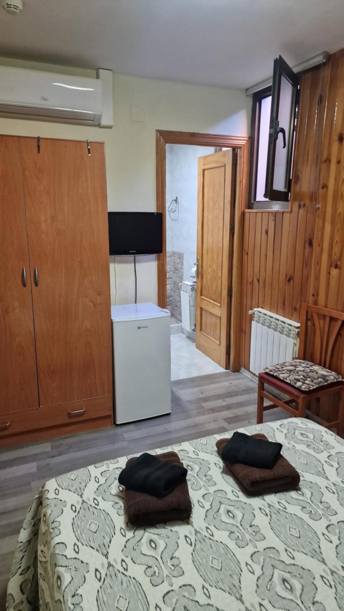Hostal Escarla Aren Екстер'єр фото