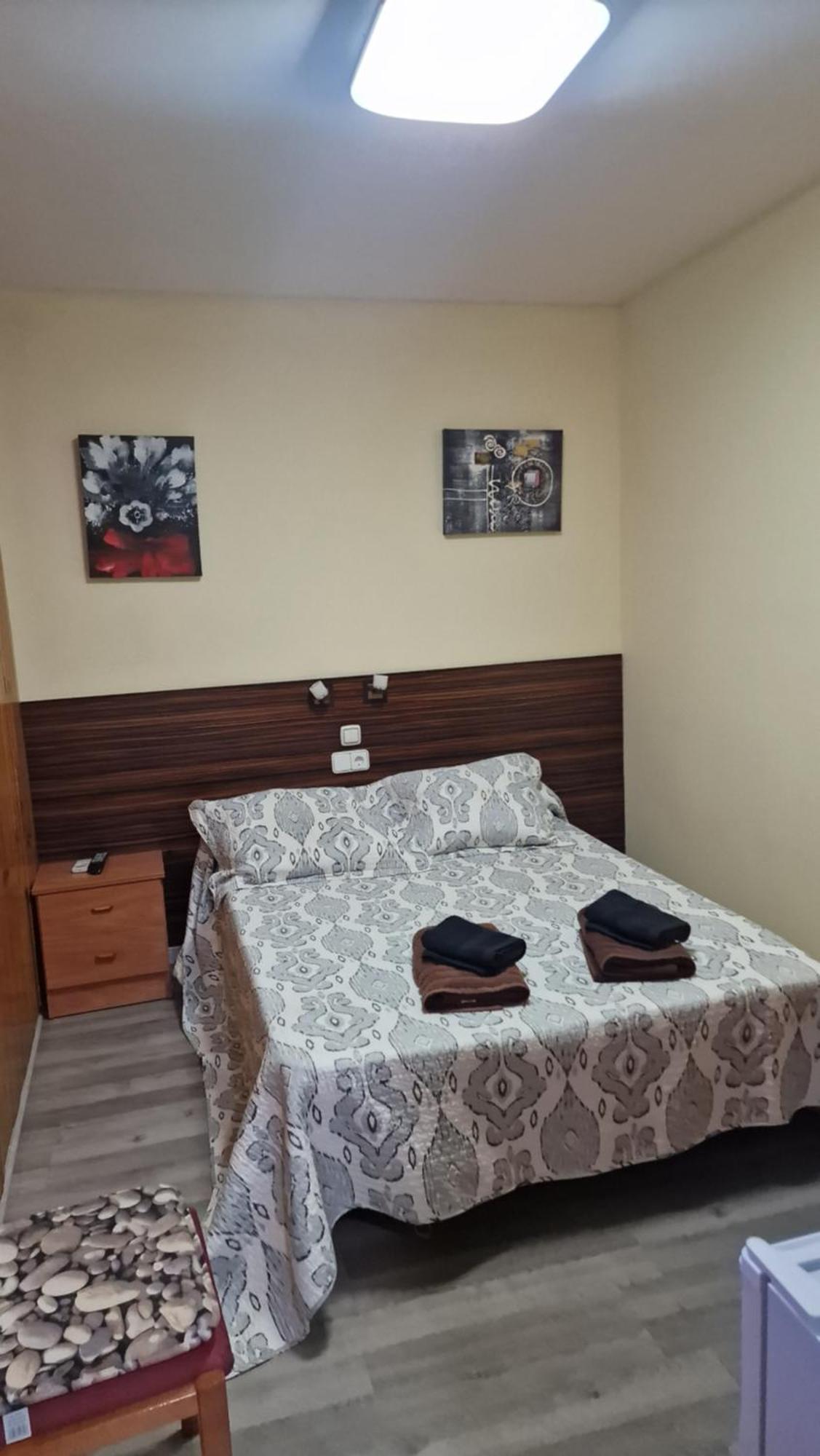 Hostal Escarla Aren Екстер'єр фото