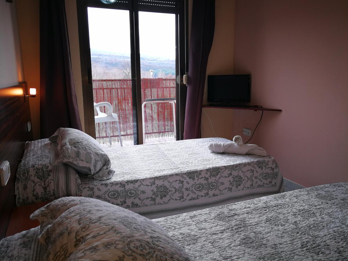 Hostal Escarla Aren Екстер'єр фото