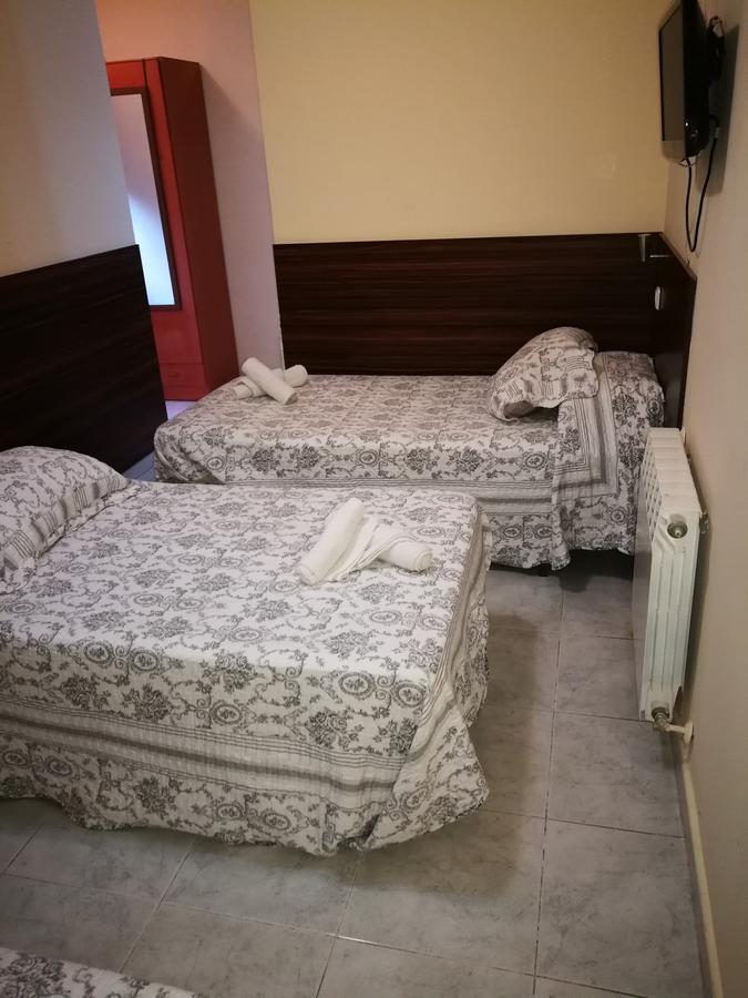 Hostal Escarla Aren Екстер'єр фото