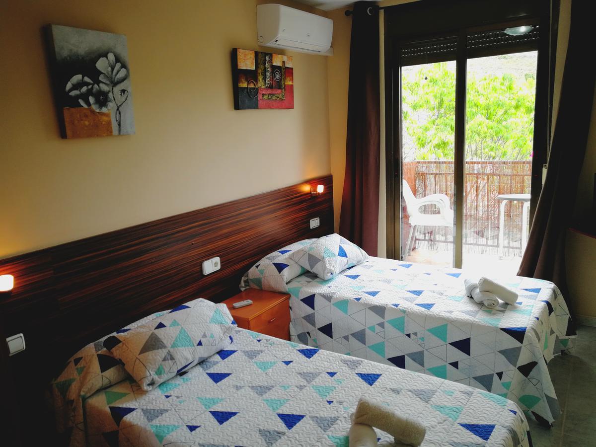 Hostal Escarla Aren Екстер'єр фото