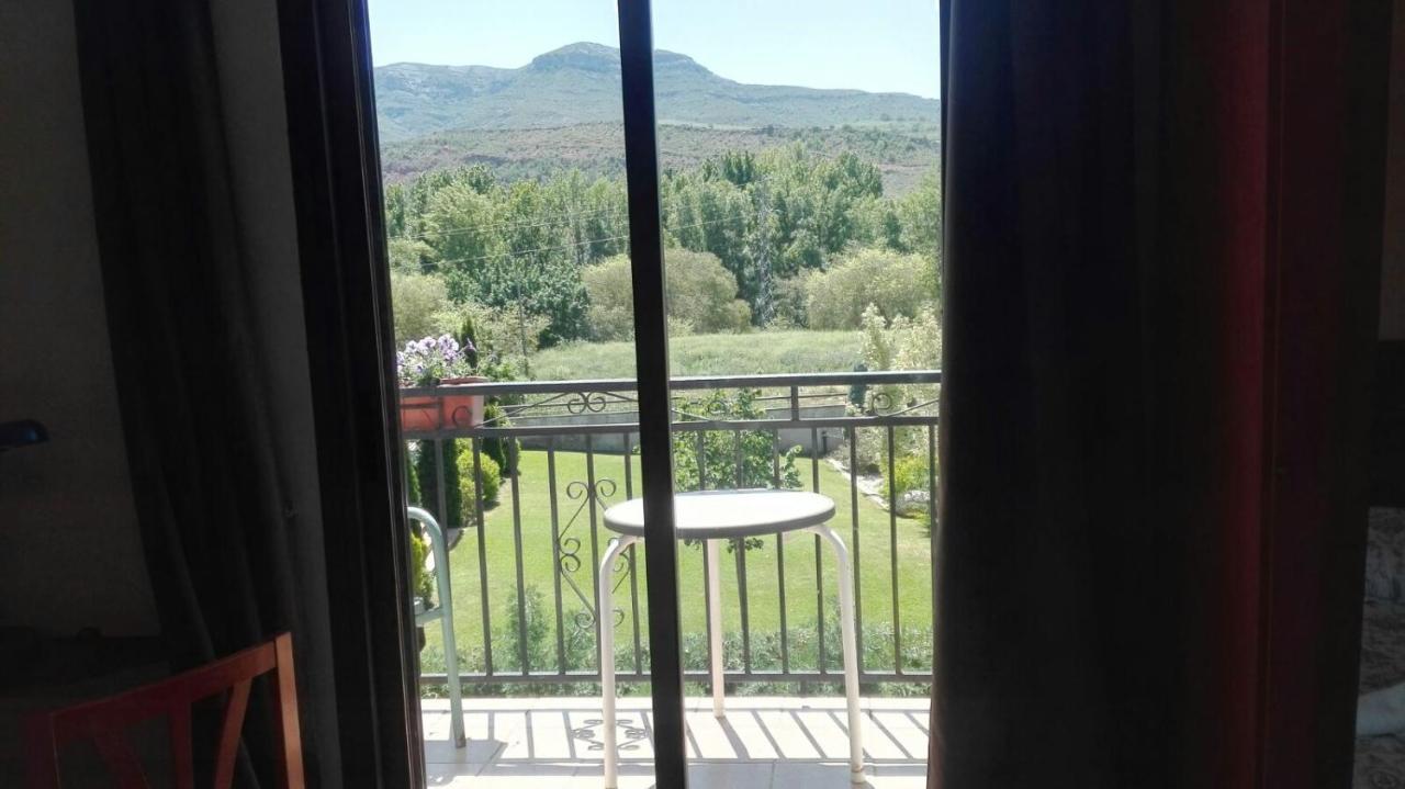 Hostal Escarla Aren Екстер'єр фото