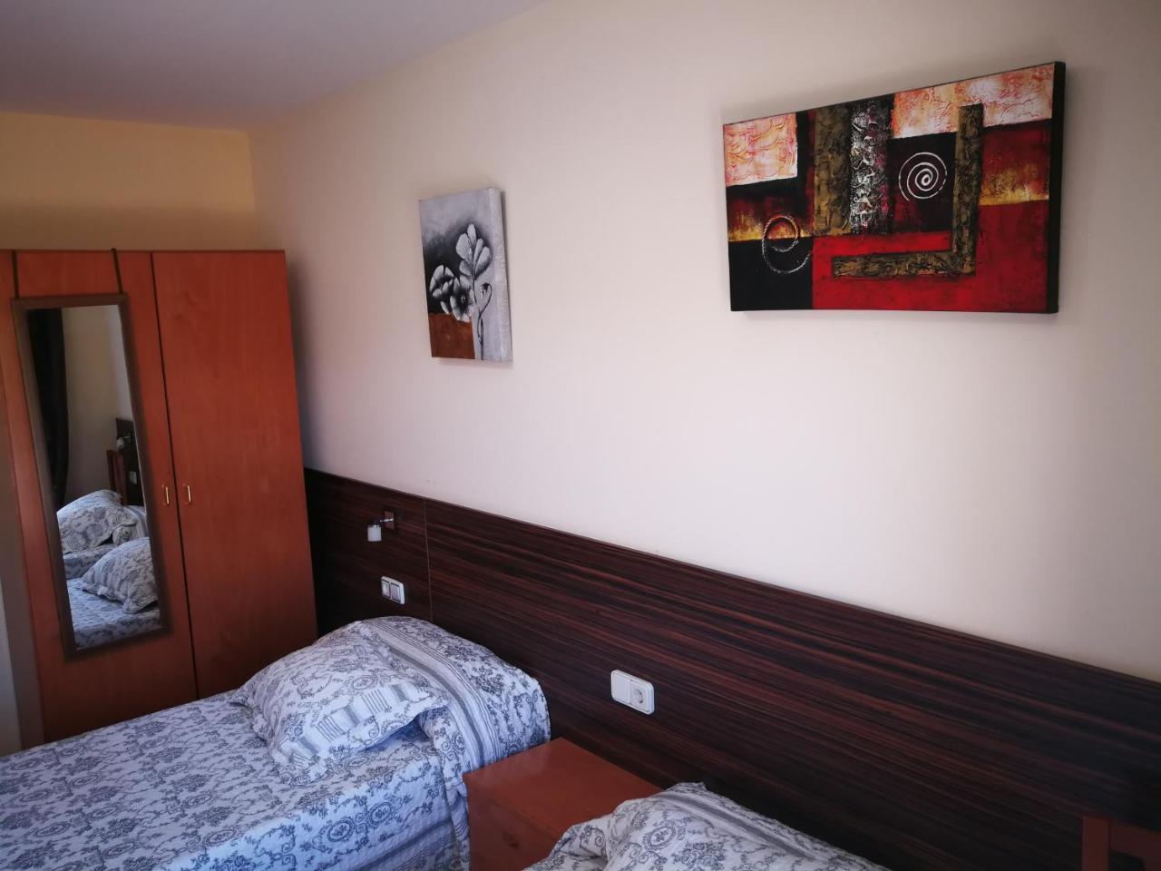Hostal Escarla Aren Екстер'єр фото